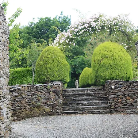Woodhill House Guest house 3*