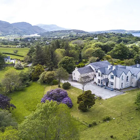 Woodhill House 3*
