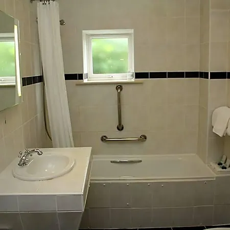 Woodhill House Guest house 3*