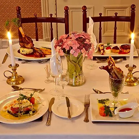 Woodhill House Guest house