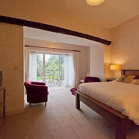 Woodhill House Guest house