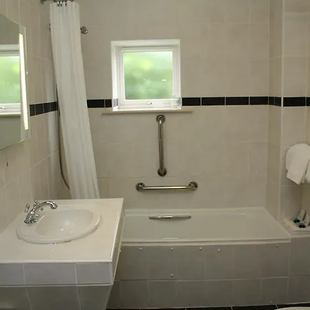 Woodhill House Πανσιόν 3*