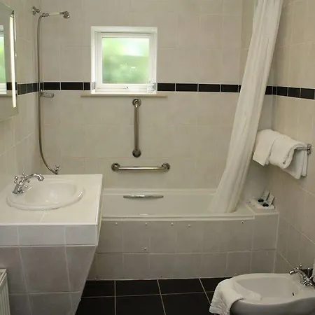 Woodhill House Guest house
