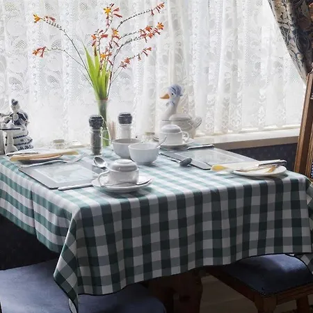 Woodhill House Guest house 3*