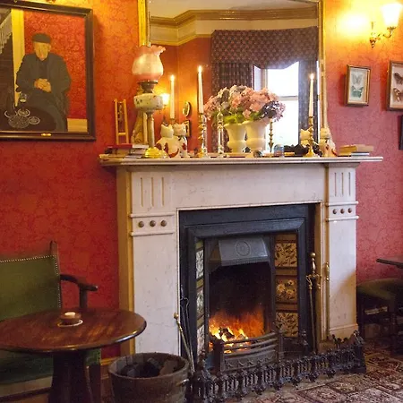 Guest house Woodhill House
