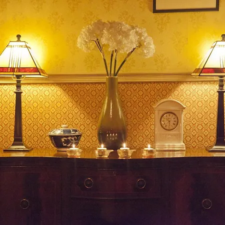 Guest house Woodhill House