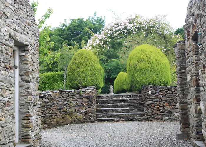 Woodhill House بيت ضيافة 3*